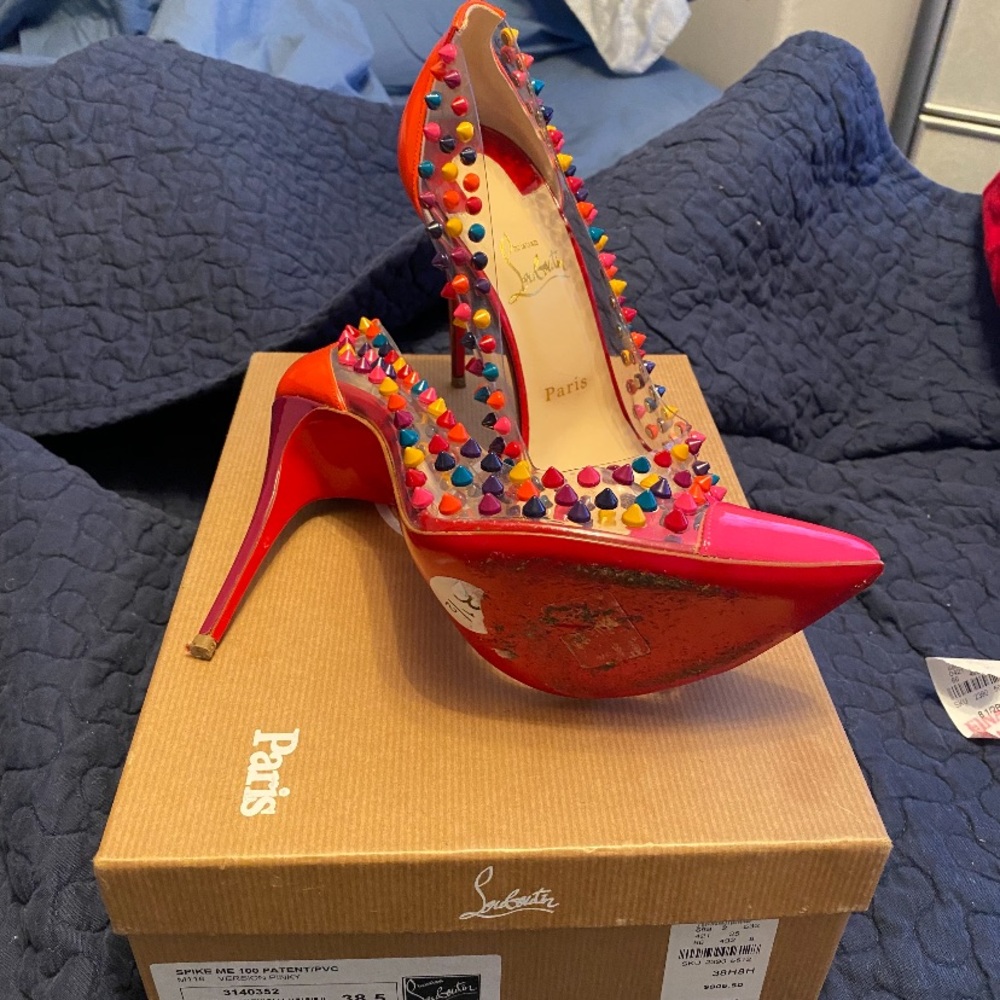 Christian Louboutin - Picture 2 of 2